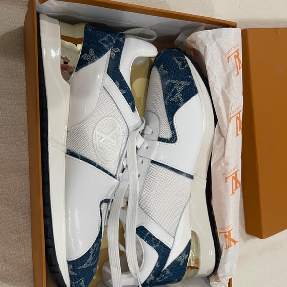 Lou’s Vuitton sneakers - Picture 6 of 6